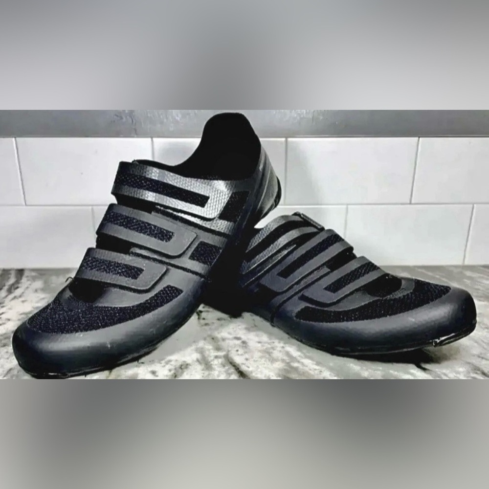 Pearl Izumi Women’s Size US 9.5, EU 42 Quest Road Cycling Shoes